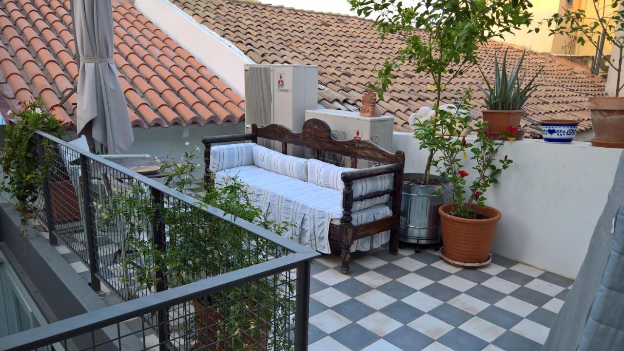 Under The Acropolis, Tiny Room, Big Terrace Атина Екстериор снимка