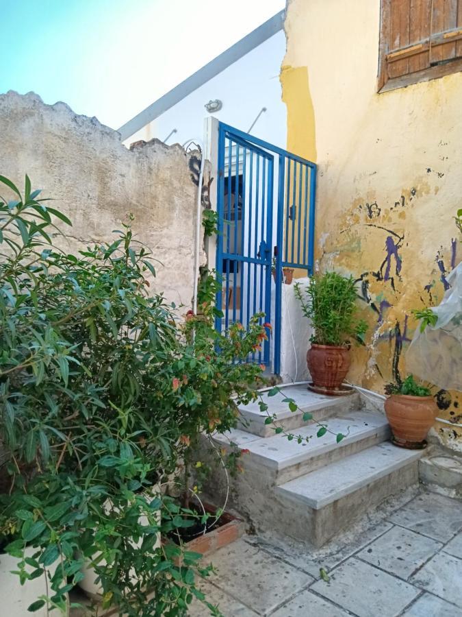 Under The Acropolis, Tiny Room, Big Terrace Атина Екстериор снимка